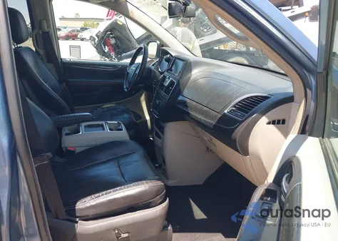 2012 Chrysler Town & Country Touring-L z USA, uszkodzony, nr VIN 2C4RC1CG8CR195613